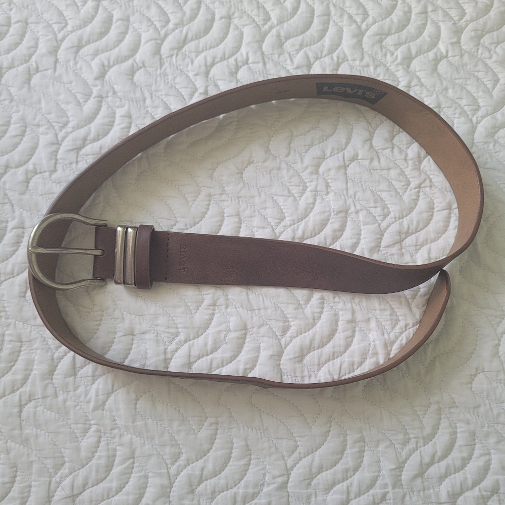 levis brown faux leather silver hardware belt size small